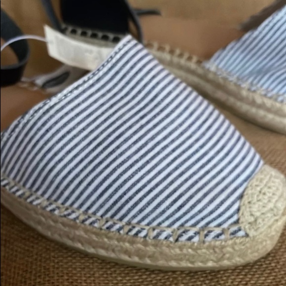 Old Navy Striped Espadrilles Size 9 - Picture 6 of 9